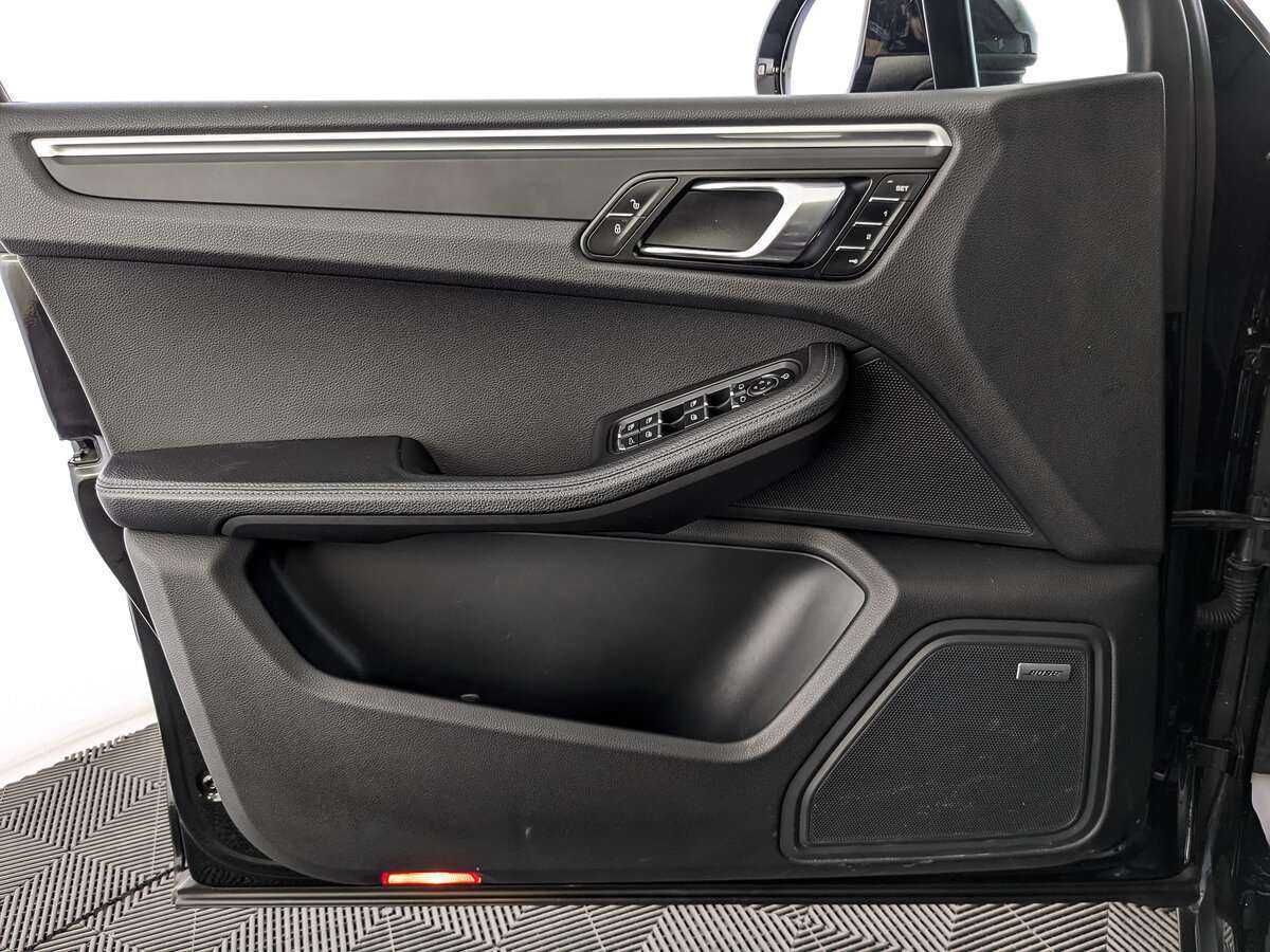 Porsche Macan с пробегом — 2018 год. Фото: #18