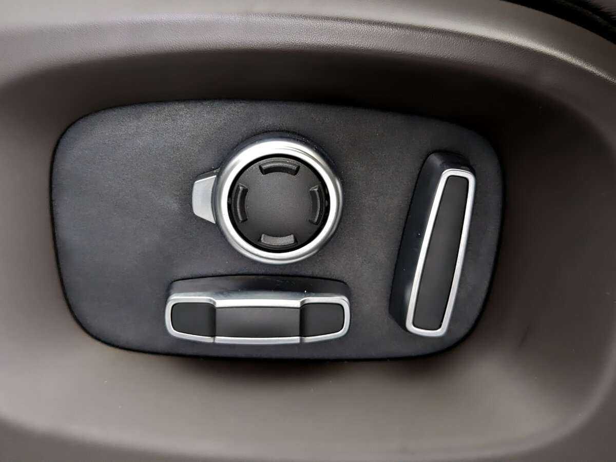 Land Rover Range Rover с пробегом — 2017 год. Фото: #16