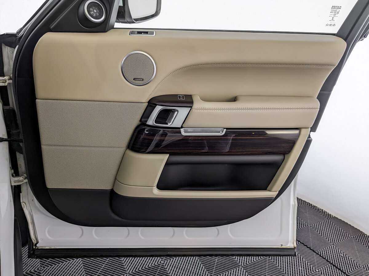 Land Rover Range Rover с пробегом — 2017 год. Фото: #21