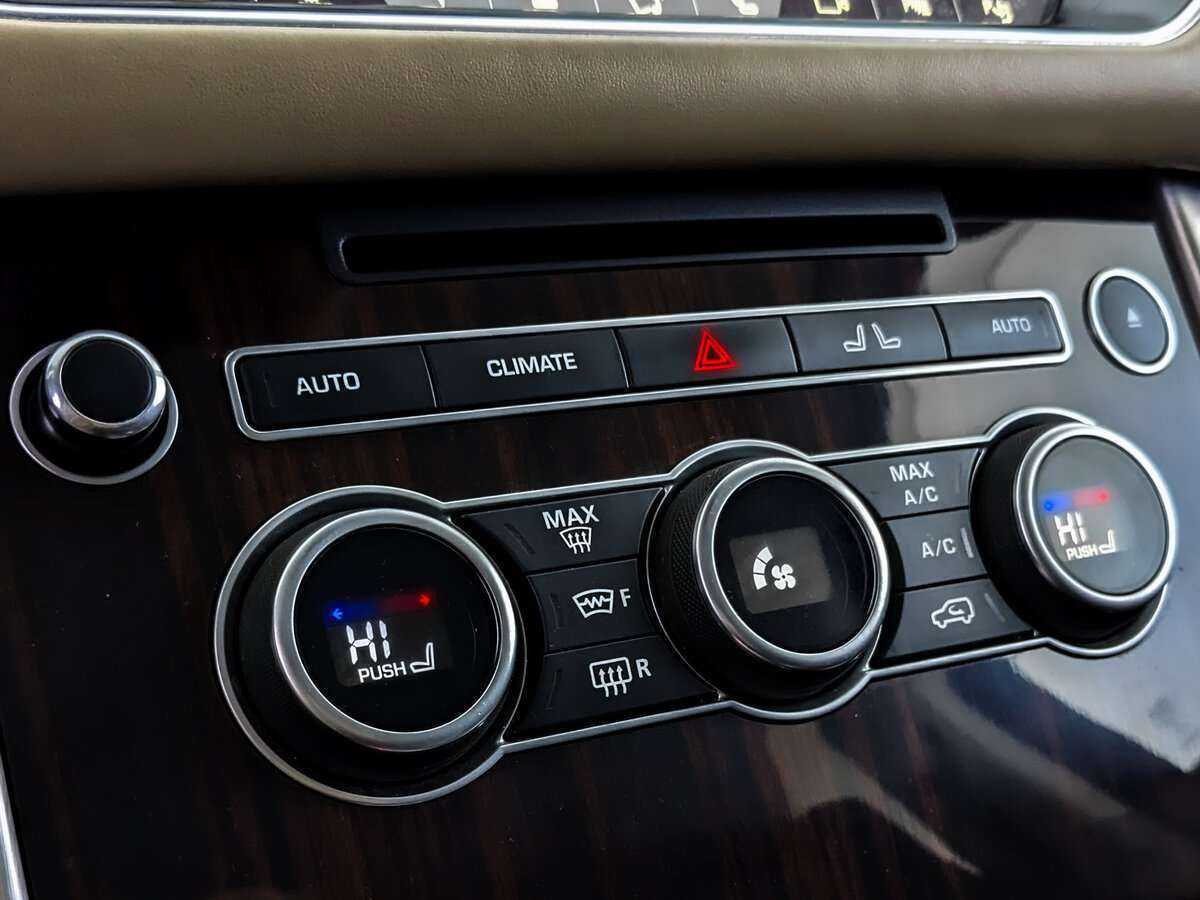 Land Rover Range Rover с пробегом — 2017 год. Фото: #23