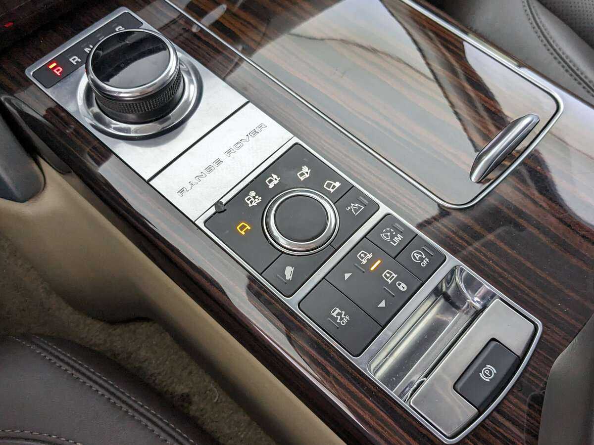 Land Rover Range Rover с пробегом — 2017 год. Фото: #24