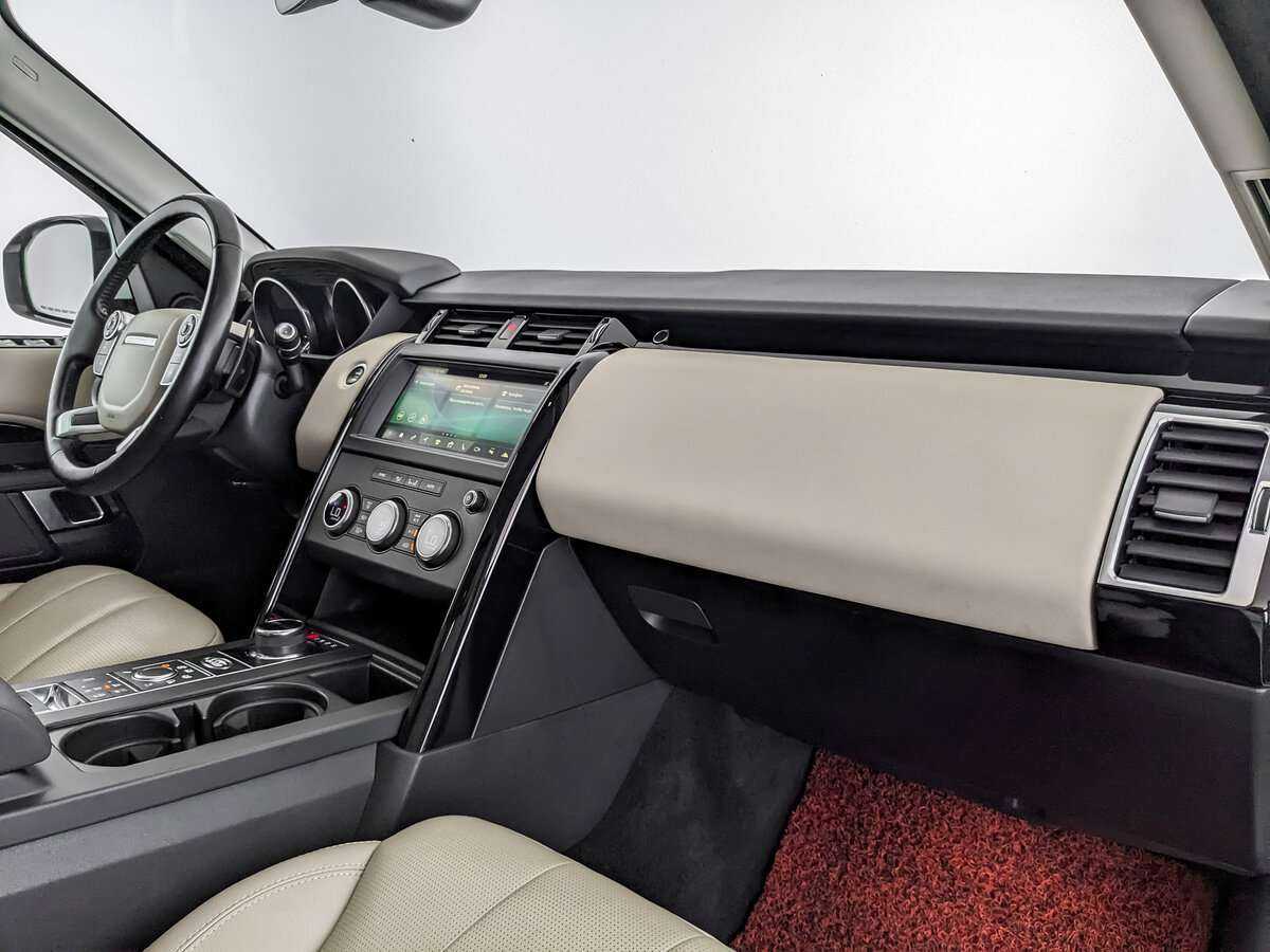 Land Rover Discovery с пробегом — 2018 год. Фото: #8