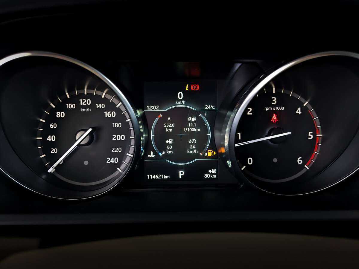 Land Rover Discovery с пробегом — 2018 год. Фото: #10