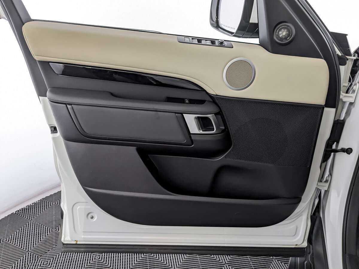 Land Rover Discovery с пробегом — 2018 год. Фото: #14