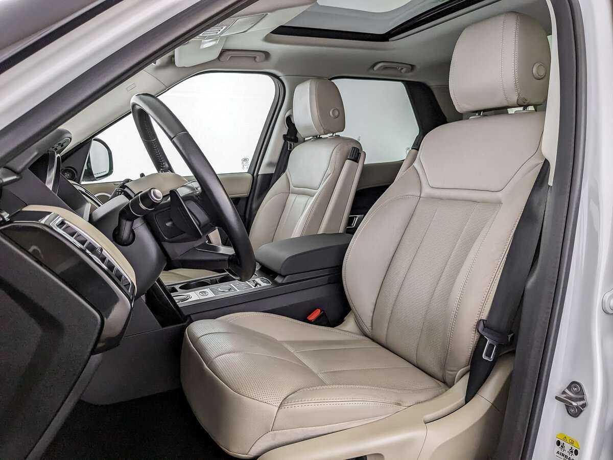 Land Rover Discovery с пробегом — 2018 год. Фото: #15