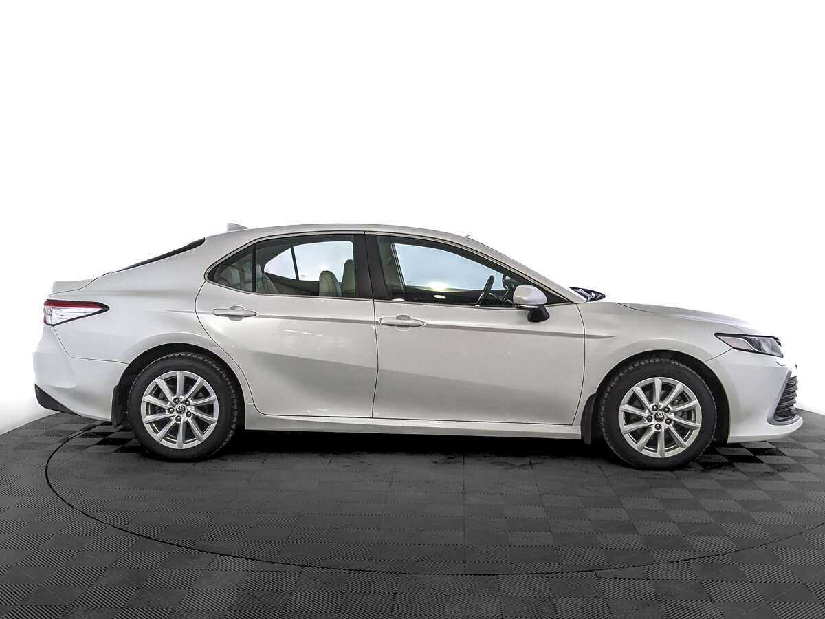 Toyota Camry с пробегом — 2021 год. Фото: #4