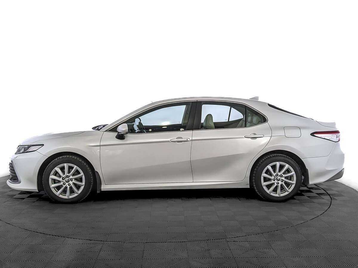 Toyota Camry с пробегом — 2021 год. Фото: #7
