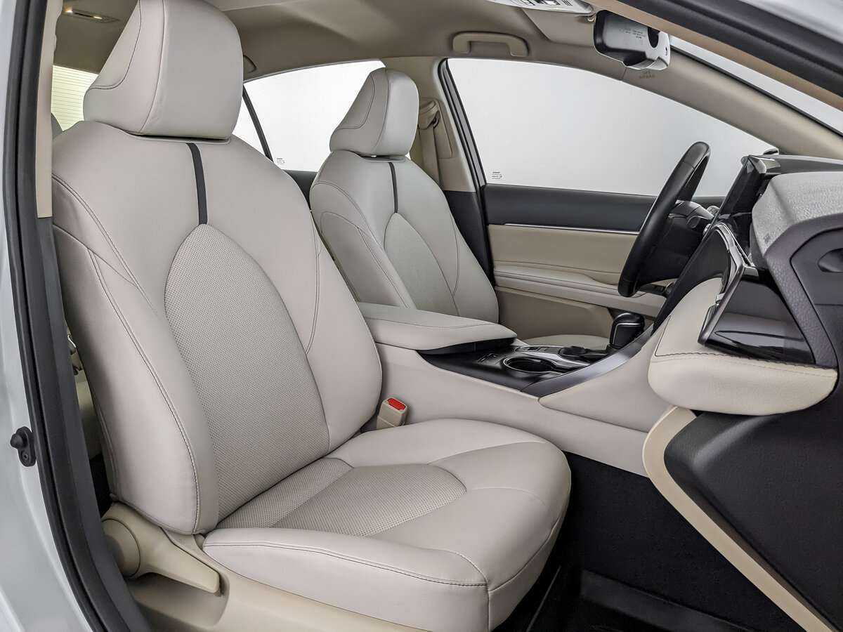 Toyota Camry с пробегом — 2021 год. Фото: #19