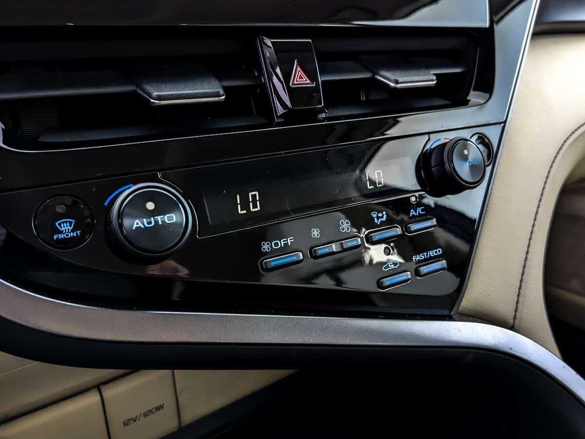 Toyota Camry с пробегом — 2021 год. Фото: #21