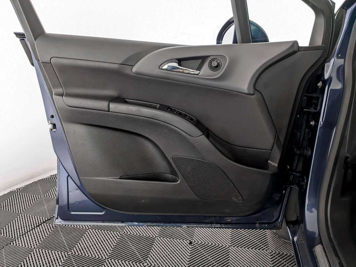 Opel Meriva с пробегом — 2011 год. Фото: #14