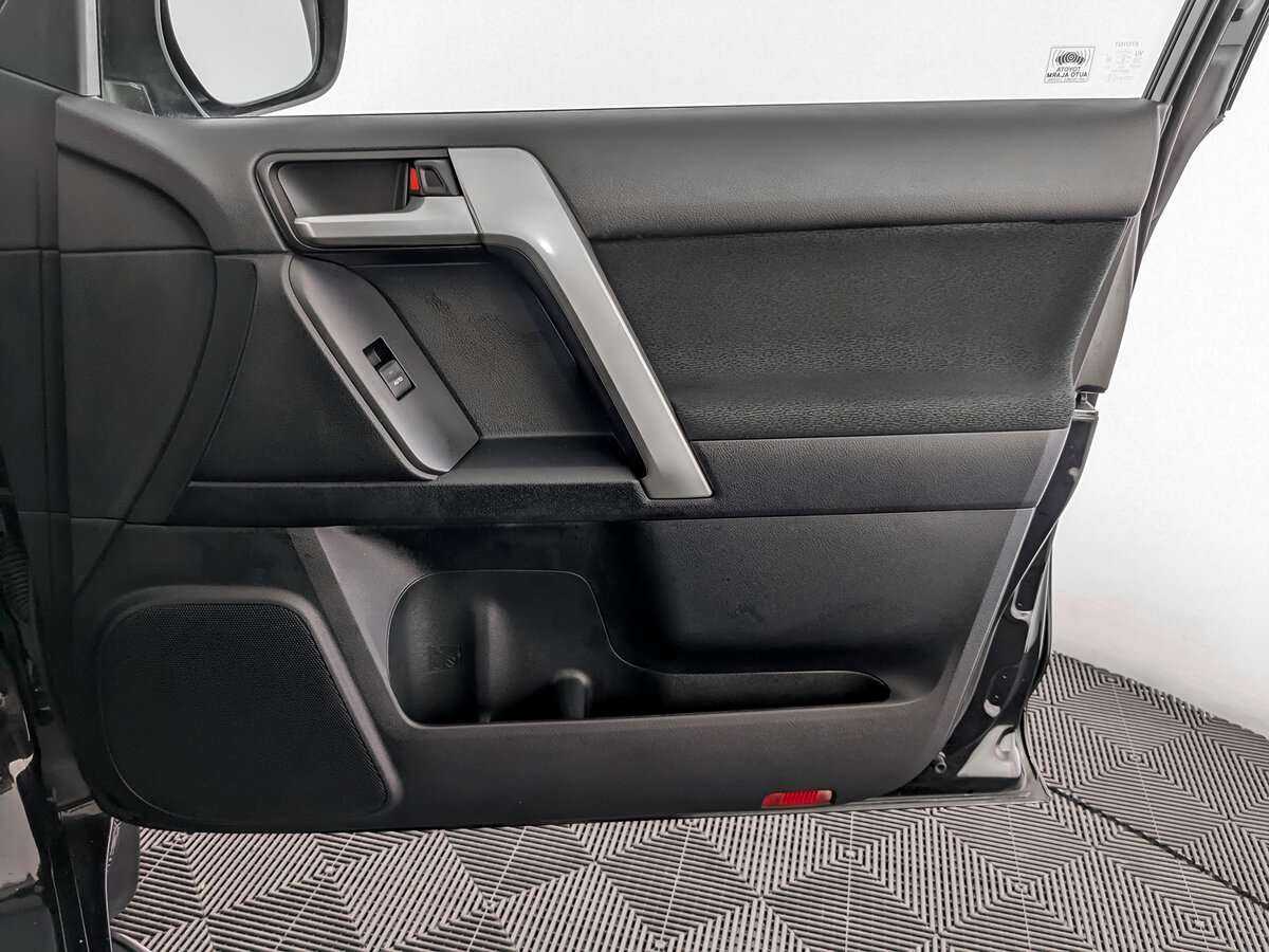 Toyota Land Cruiser Prado с пробегом — 2018 год. Фото: #20