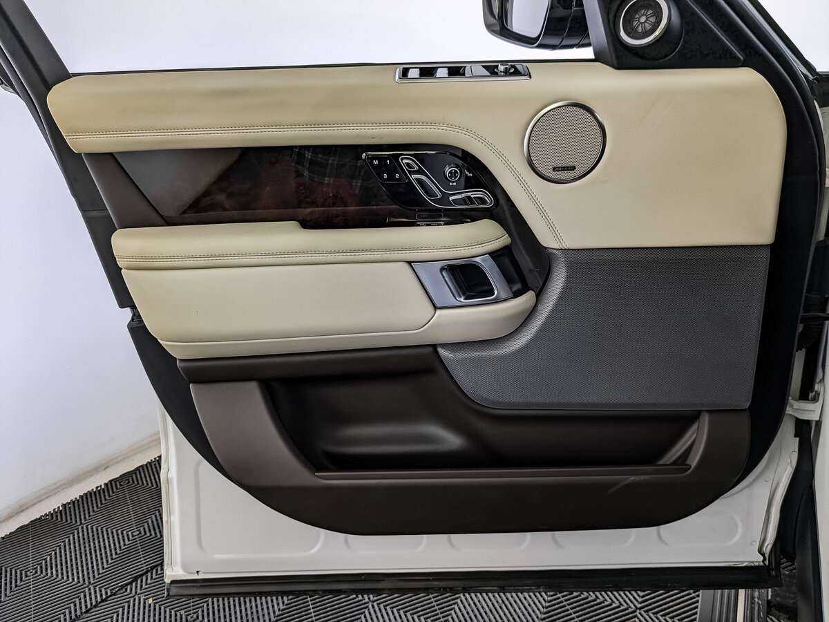 Land Rover Range Rover с пробегом — 2020 год. Фото: #13