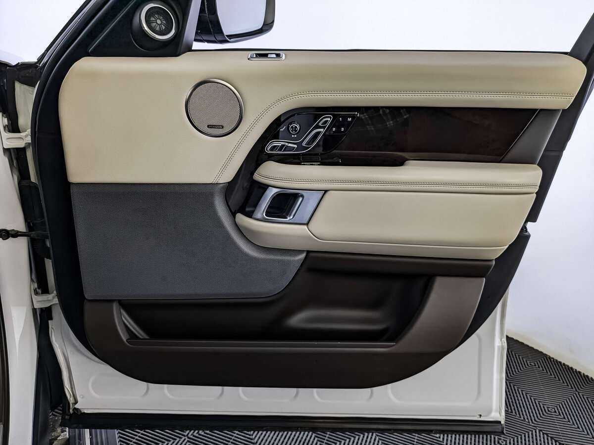 Land Rover Range Rover с пробегом — 2020 год. Фото: #19