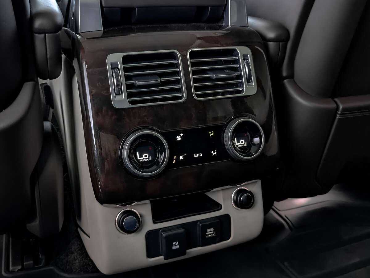 Land Rover Range Rover с пробегом — 2020 год. Фото: #21