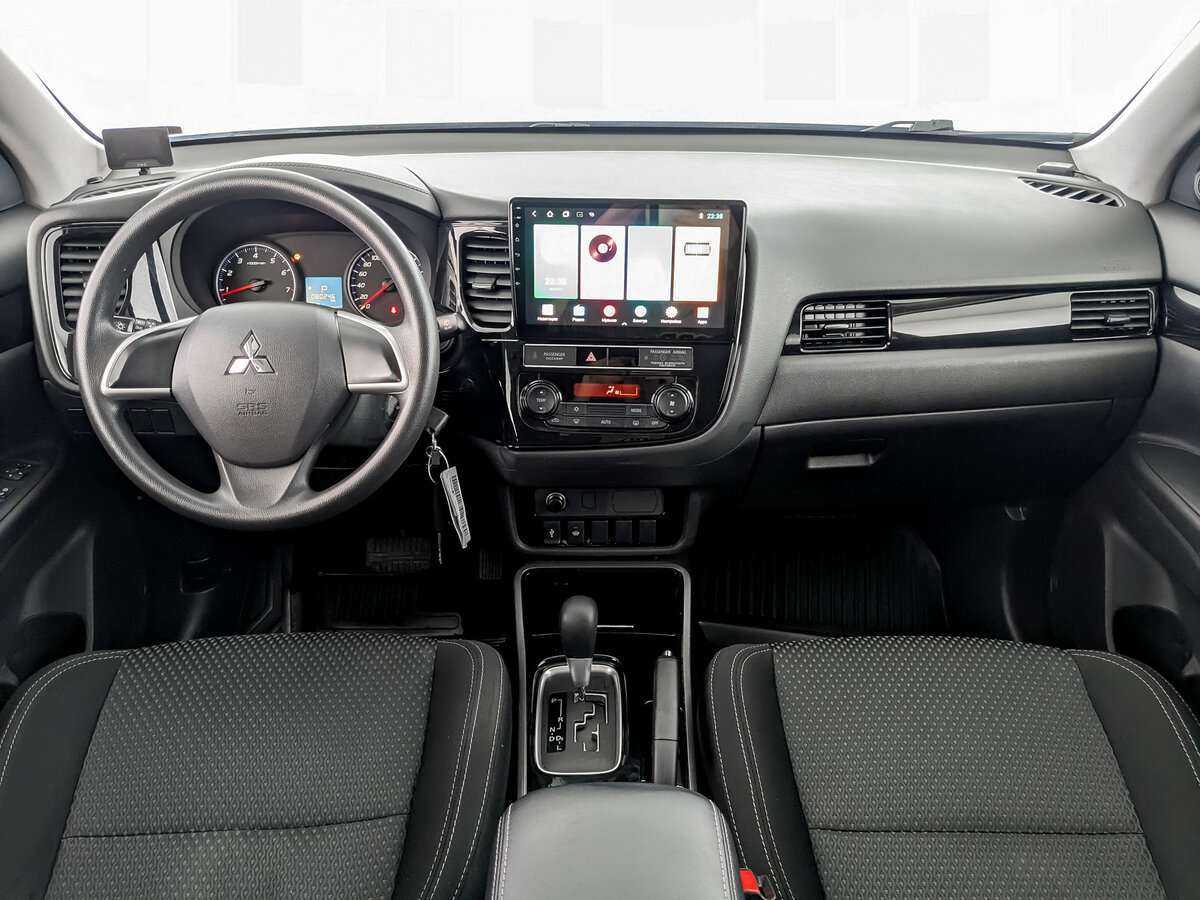 Mitsubishi Outlander с пробегом — 2019 год. Фото: #11