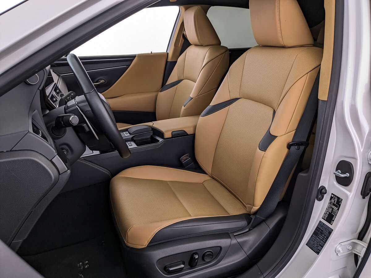 Lexus ES с пробегом — 2022 год. Фото: #15