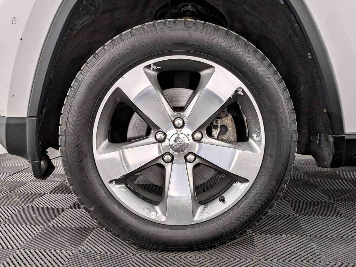 Jeep Grand Cherokee с пробегом — 2014 год. Фото: #16