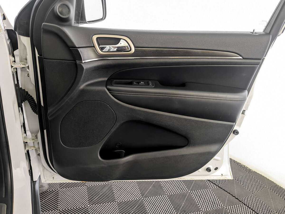 Jeep Grand Cherokee с пробегом — 2014 год. Фото: #22