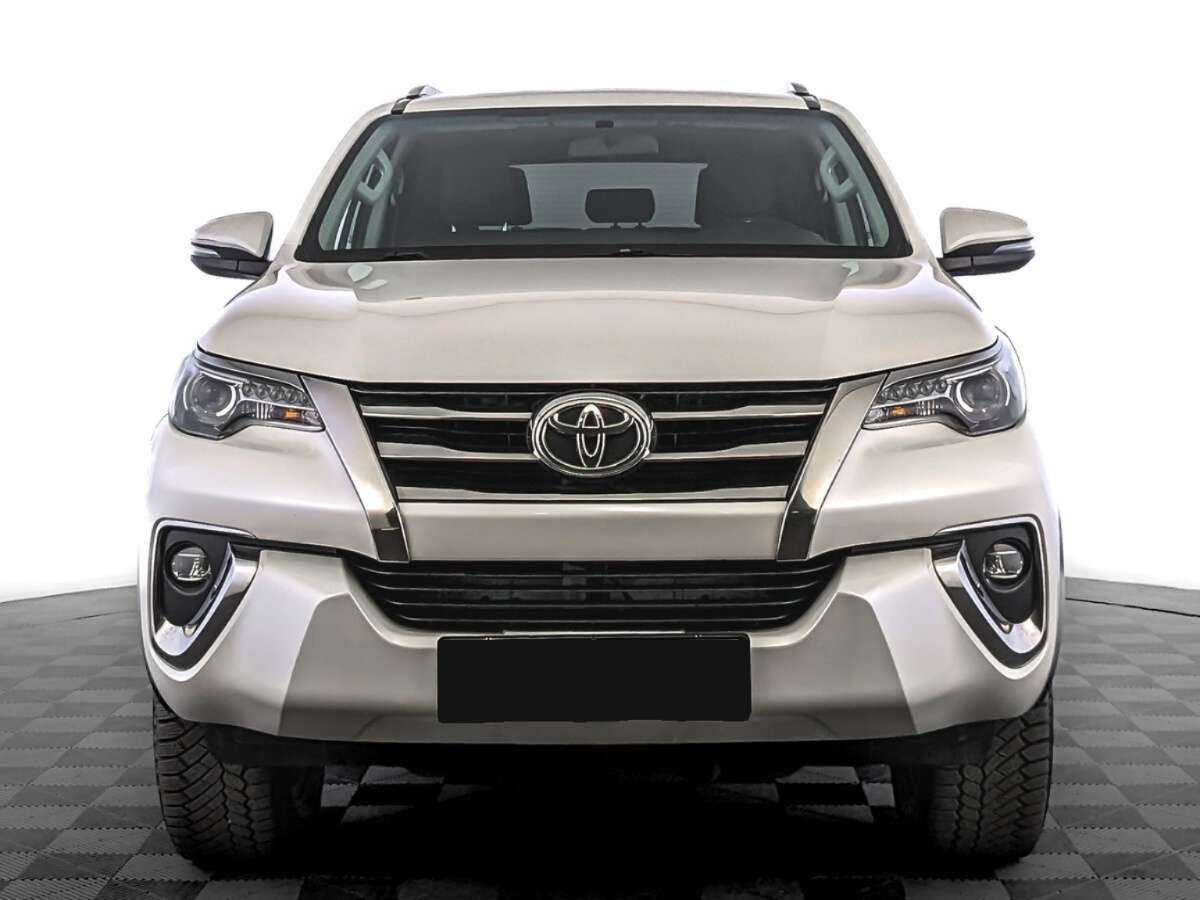 Toyota Fortuner с пробегом — 2019 год. Фото: #1