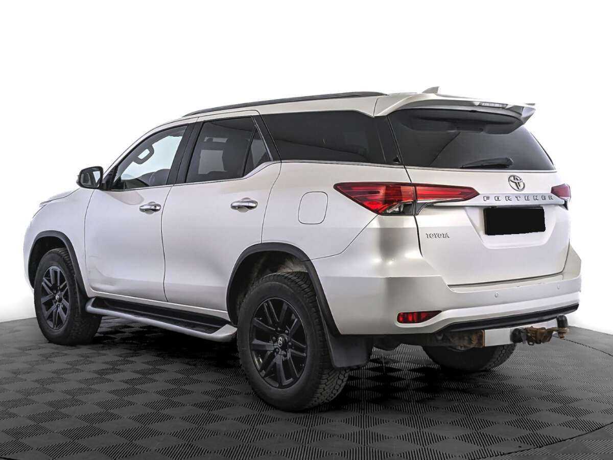Toyota Fortuner с пробегом — 2019 год. Фото: #6