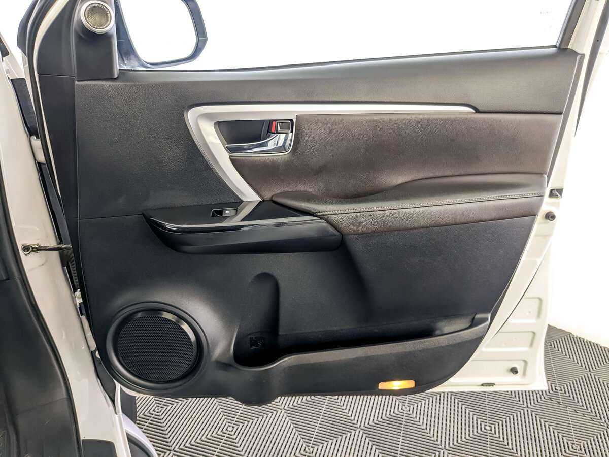 Toyota Fortuner с пробегом — 2019 год. Фото: #20