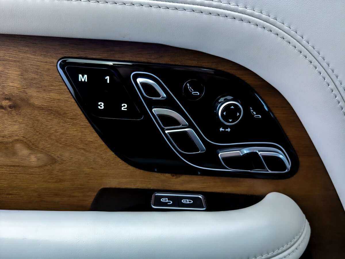 Land Rover Range Rover с пробегом — 2018 год. Фото: #14