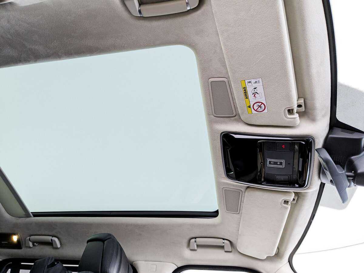 Land Rover Range Rover с пробегом — 2018 год. Фото: #17