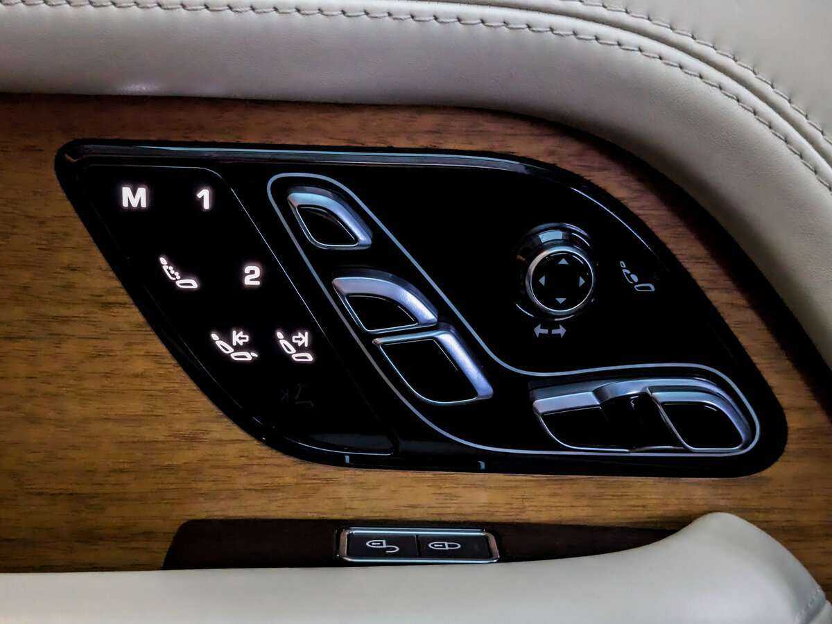 Land Rover Range Rover с пробегом — 2018 год. Фото: #24