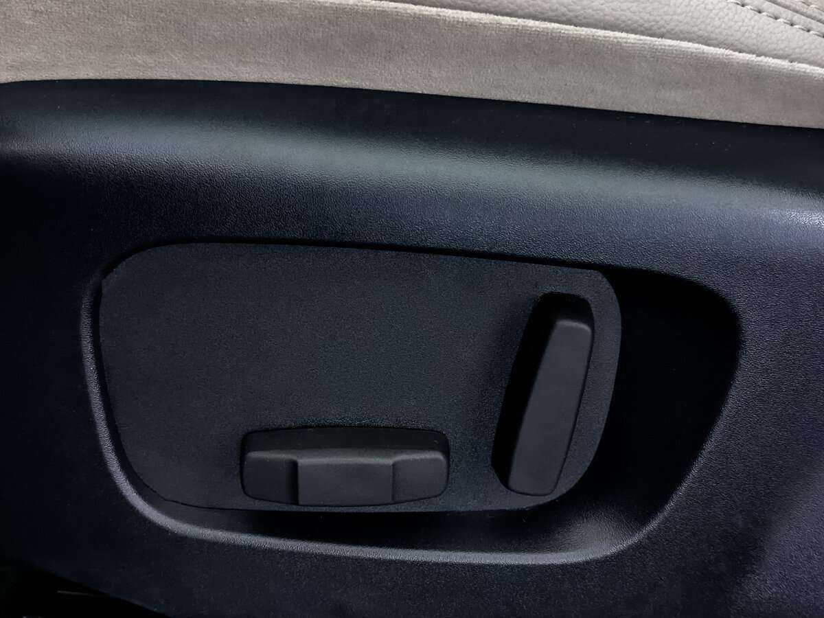 Land Rover Range Rover Velar с пробегом — 2017 год. Фото: #15