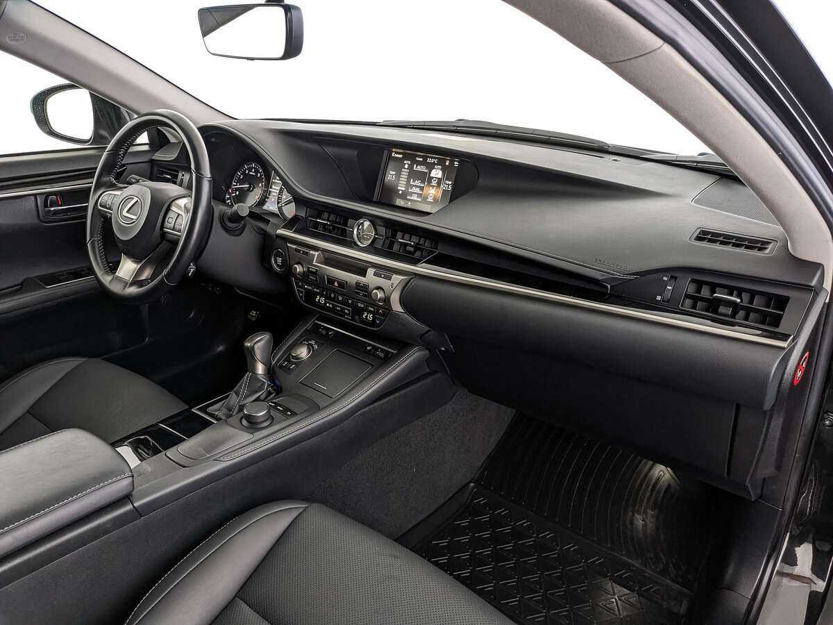 Lexus ES с пробегом — 2018 год. Фото: #8