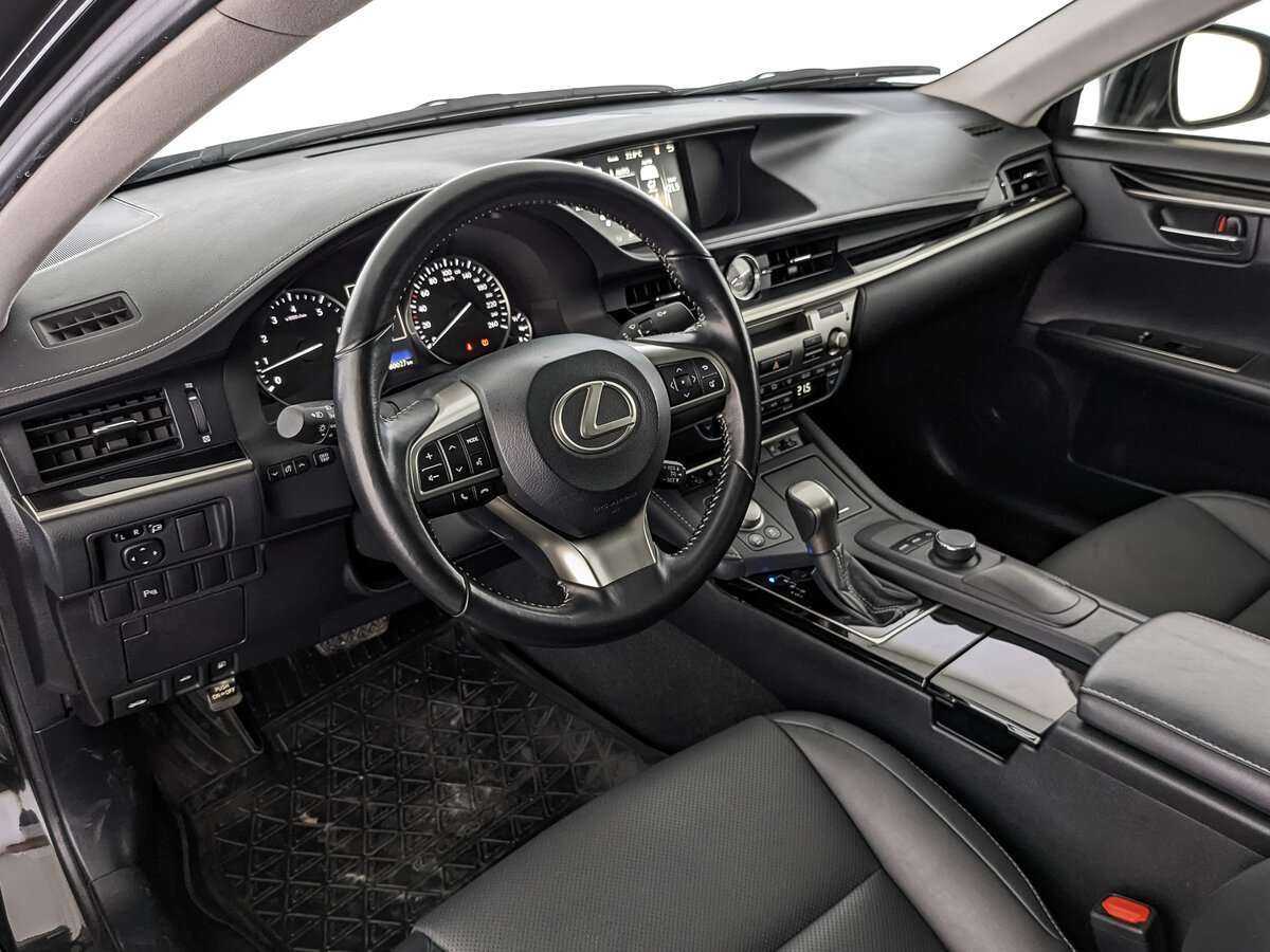 Lexus ES с пробегом — 2018 год. Фото: #10