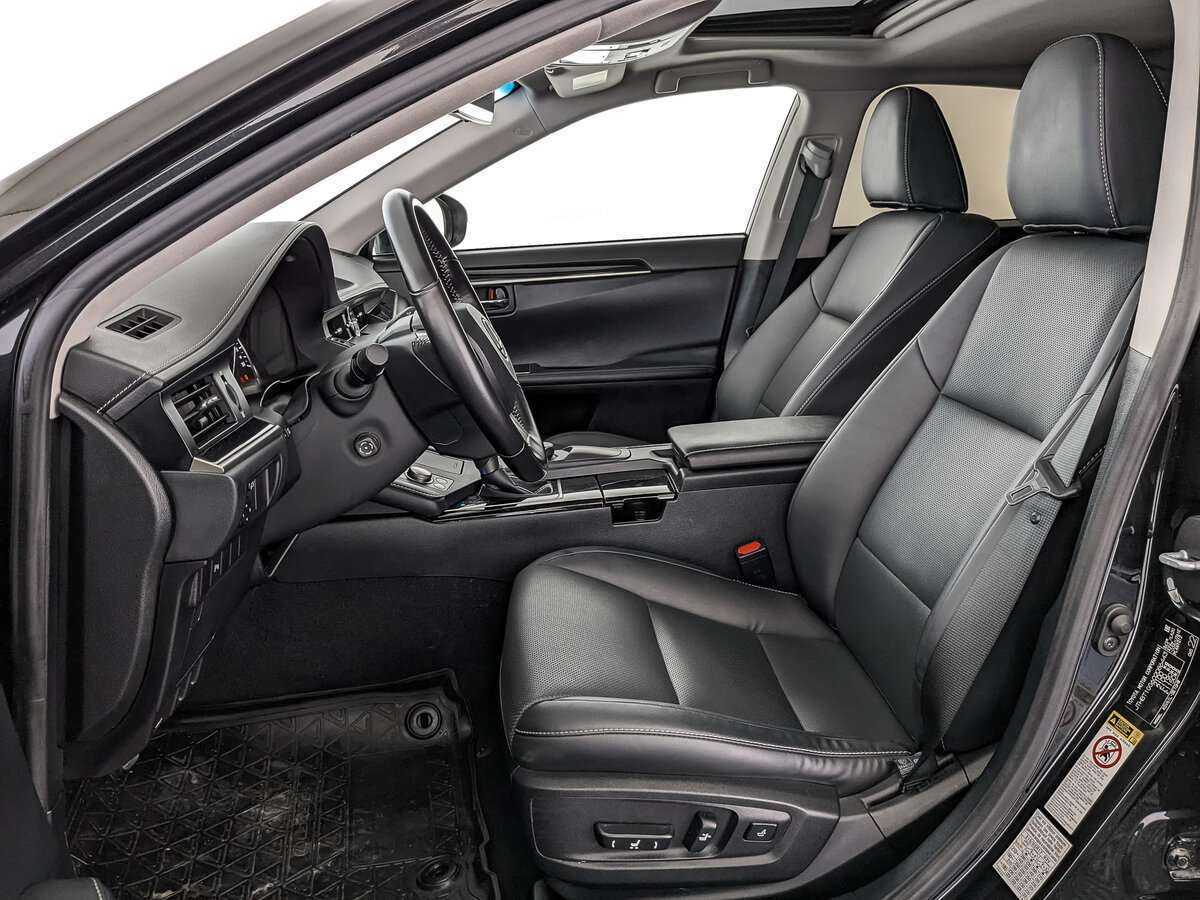 Lexus ES с пробегом — 2018 год. Фото: #15