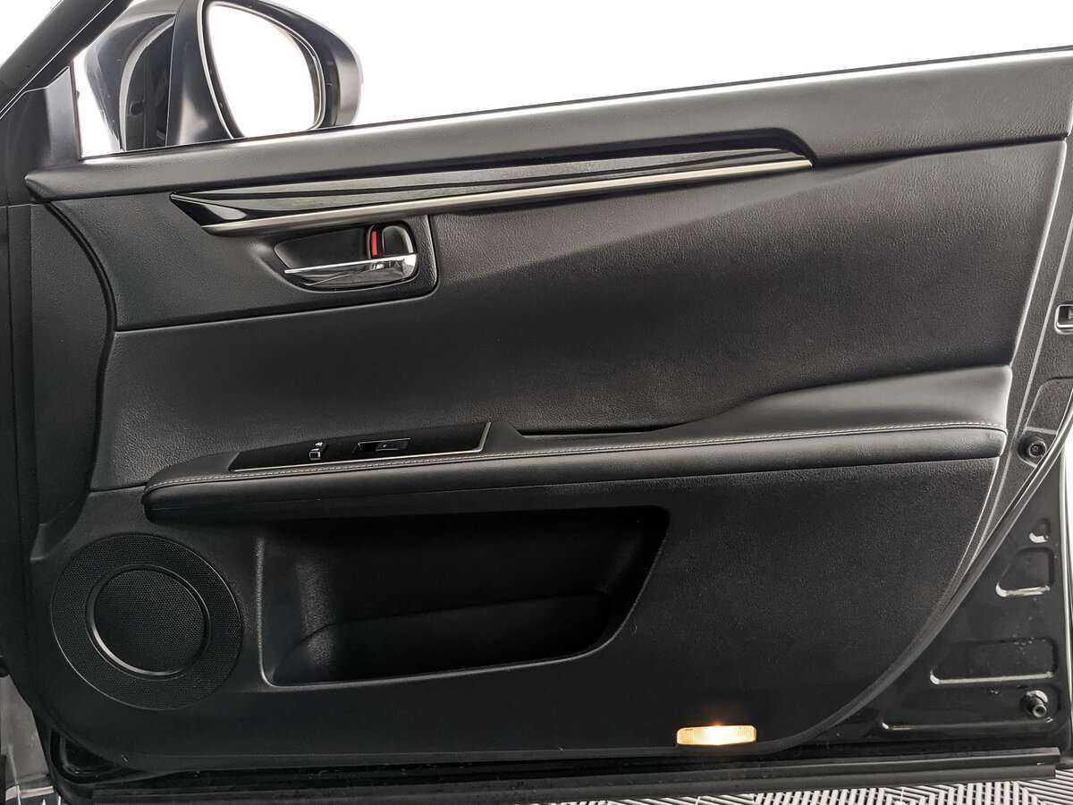 Lexus ES с пробегом — 2018 год. Фото: #20