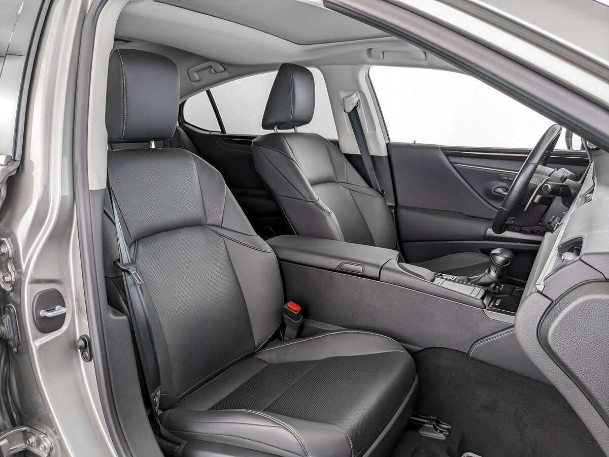 Lexus ES с пробегом — 2020 год. Фото: #19