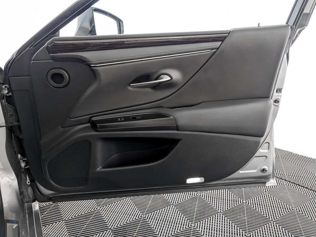 Lexus ES с пробегом — 2020 год. Фото: #20