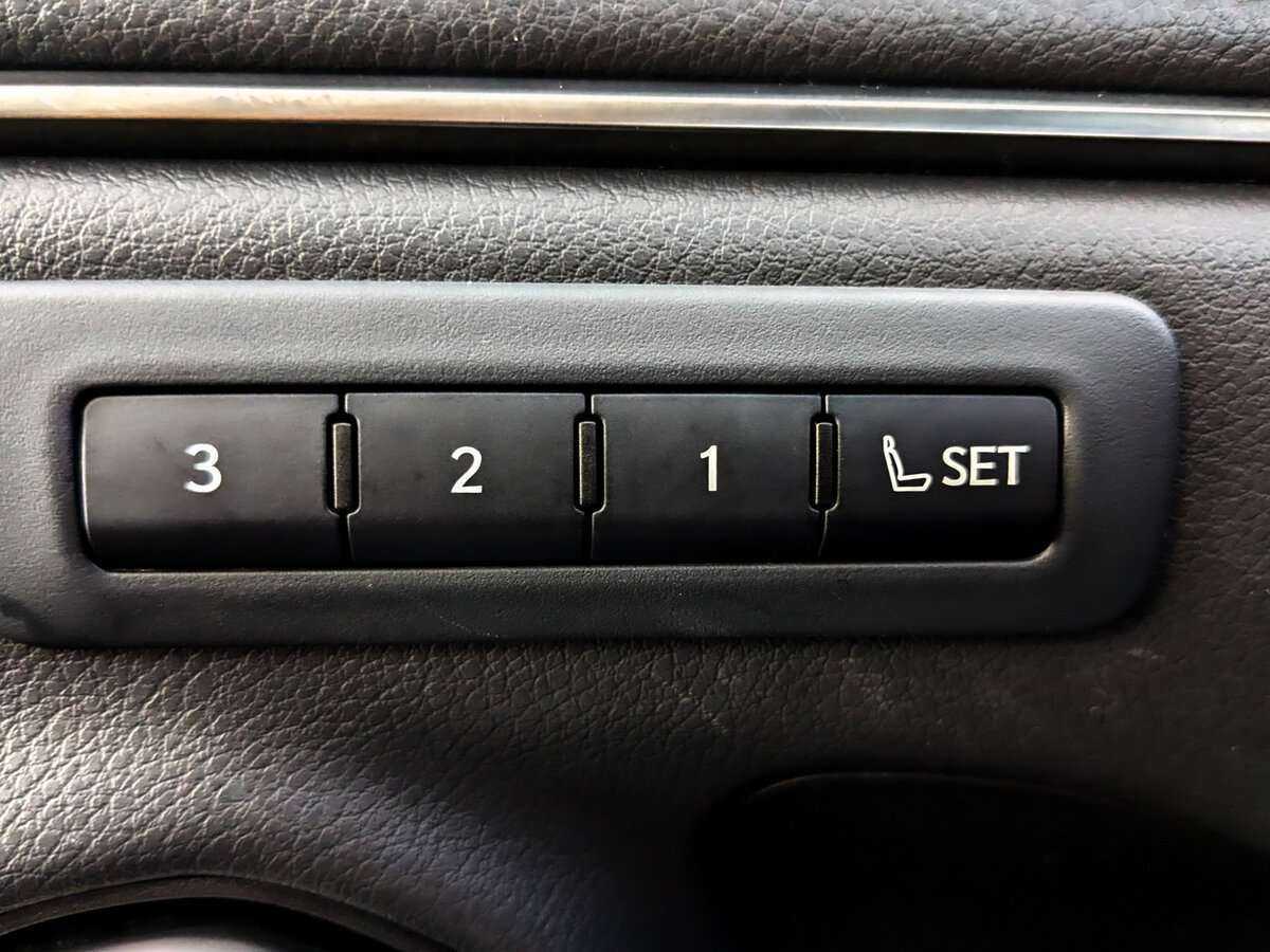 Lexus ES с пробегом — 2020 год. Фото: #23