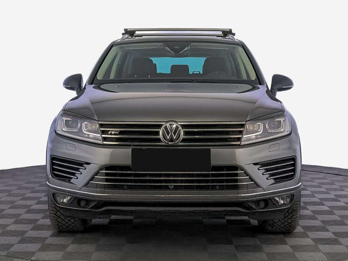 Volkswagen Touareg с пробегом — 2017 год. Фото: #1