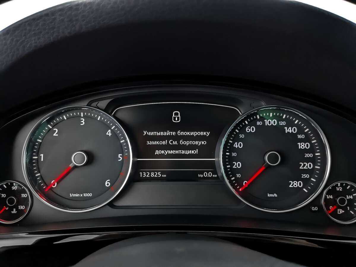 Volkswagen Touareg с пробегом — 2017 год. Фото: #11