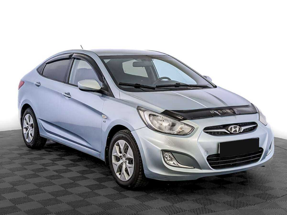 Hyundai Solaris с пробегом — 2011 год. Фото: #2