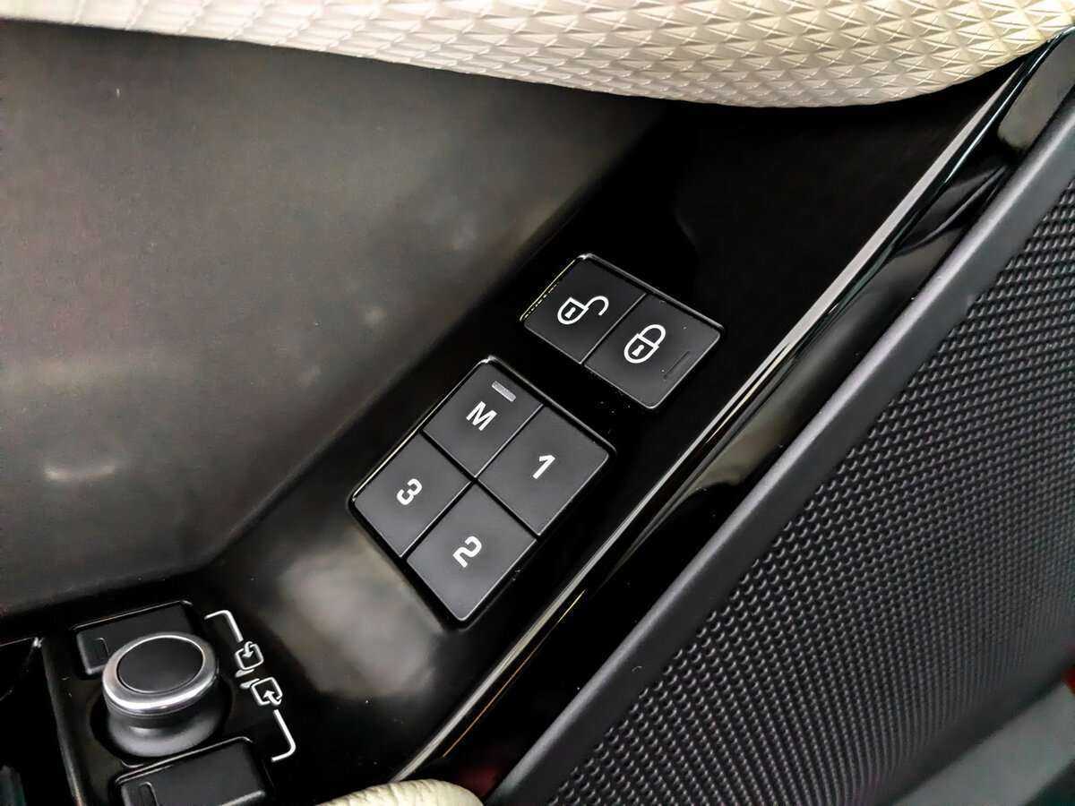 Land Rover Range Rover Velar с пробегом — 2020 год. Фото: #17