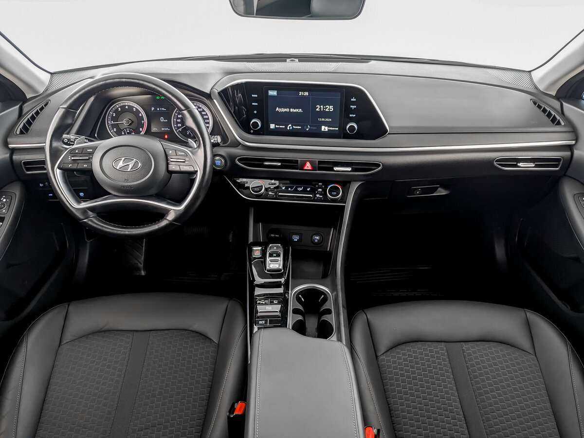 Hyundai Sonata с пробегом — 2021 год. Фото: #11