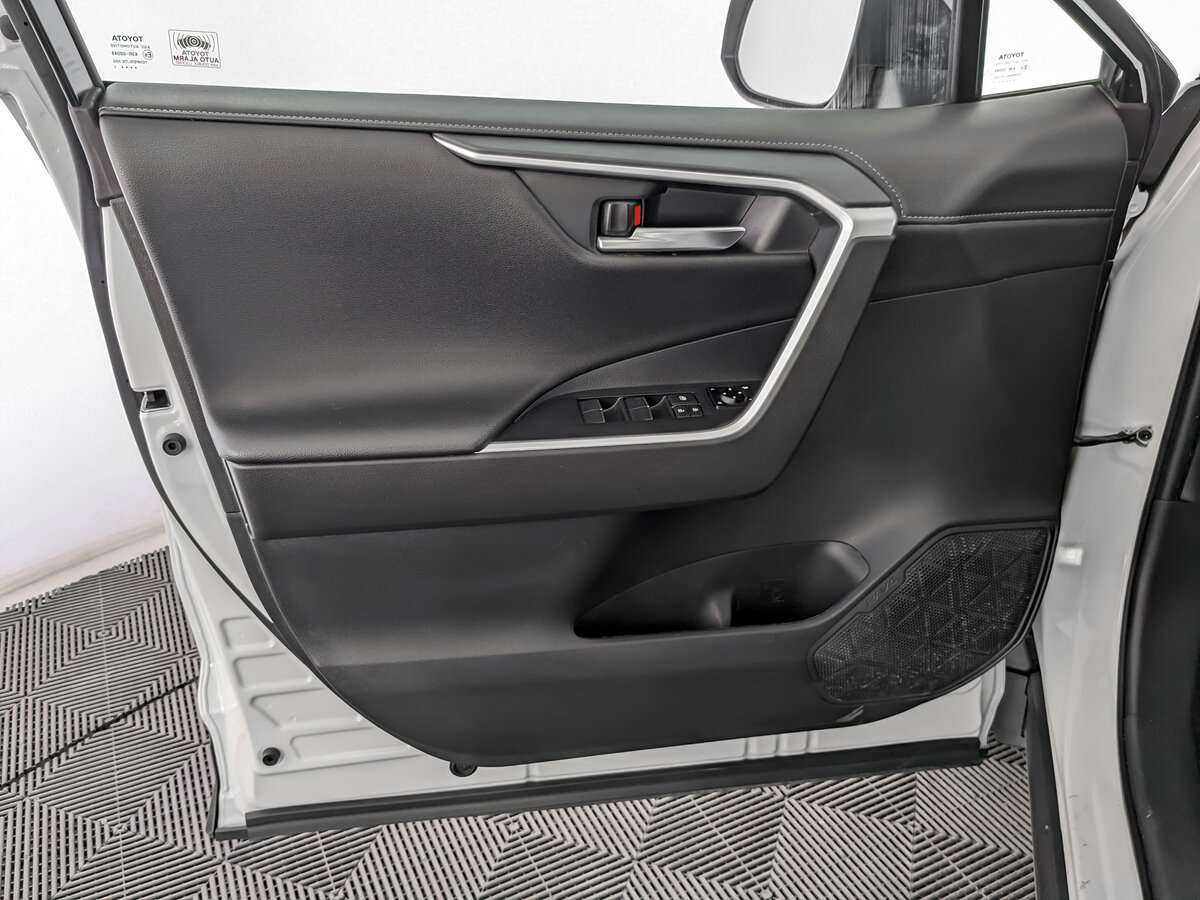 Toyota RAV4 с пробегом — 2021 год. Фото: #14