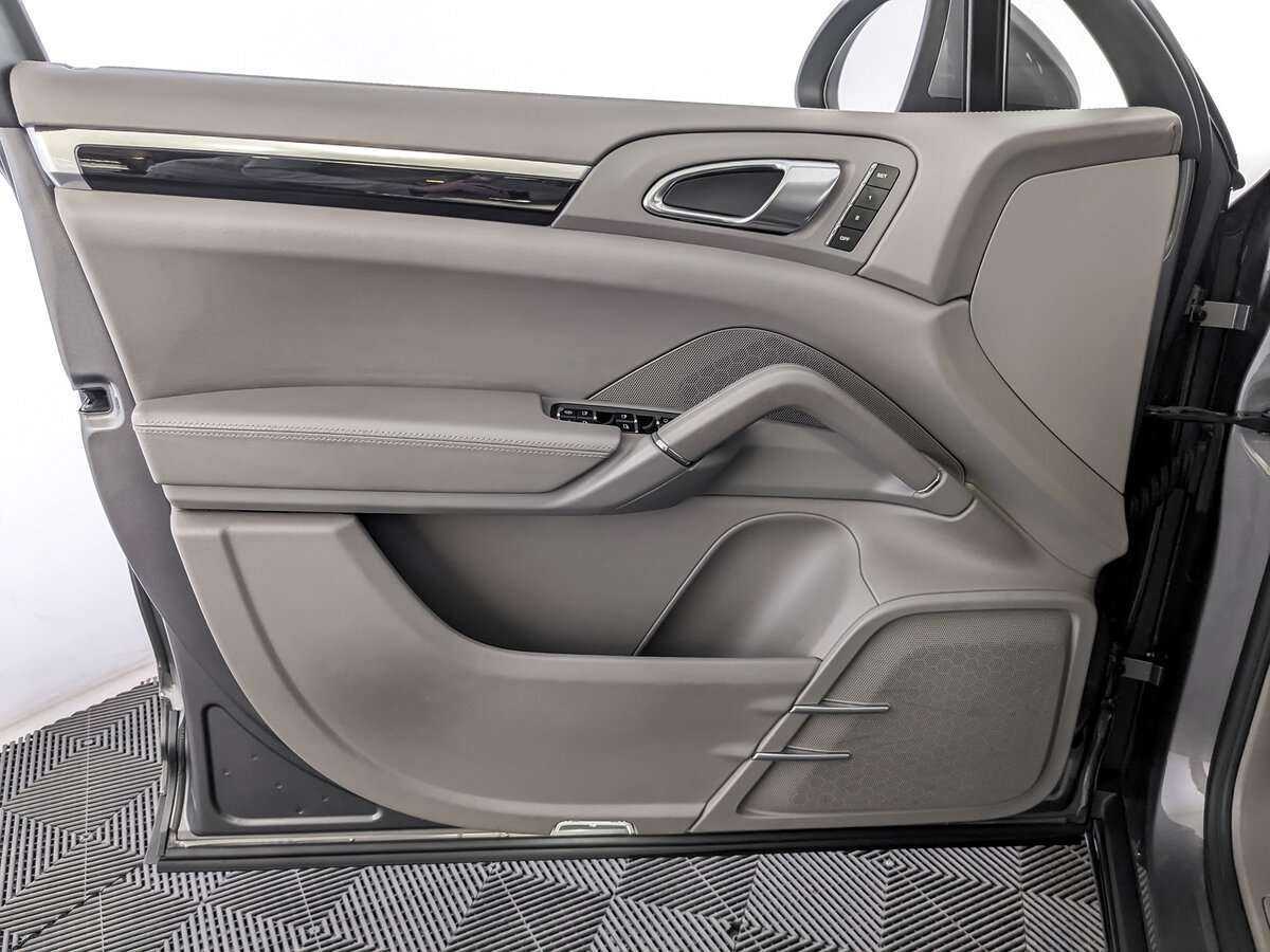 Porsche Cayenne с пробегом — 2012 год. Фото: #14