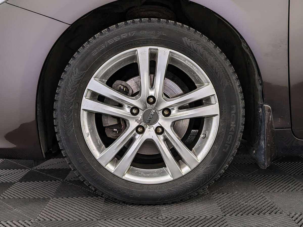 Lexus ES с пробегом — 2014 год. Фото: #10