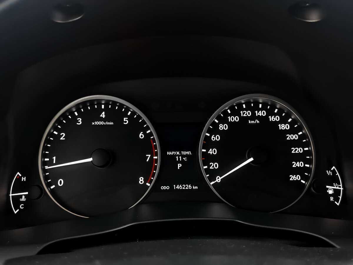 Lexus ES с пробегом — 2014 год. Фото: #14