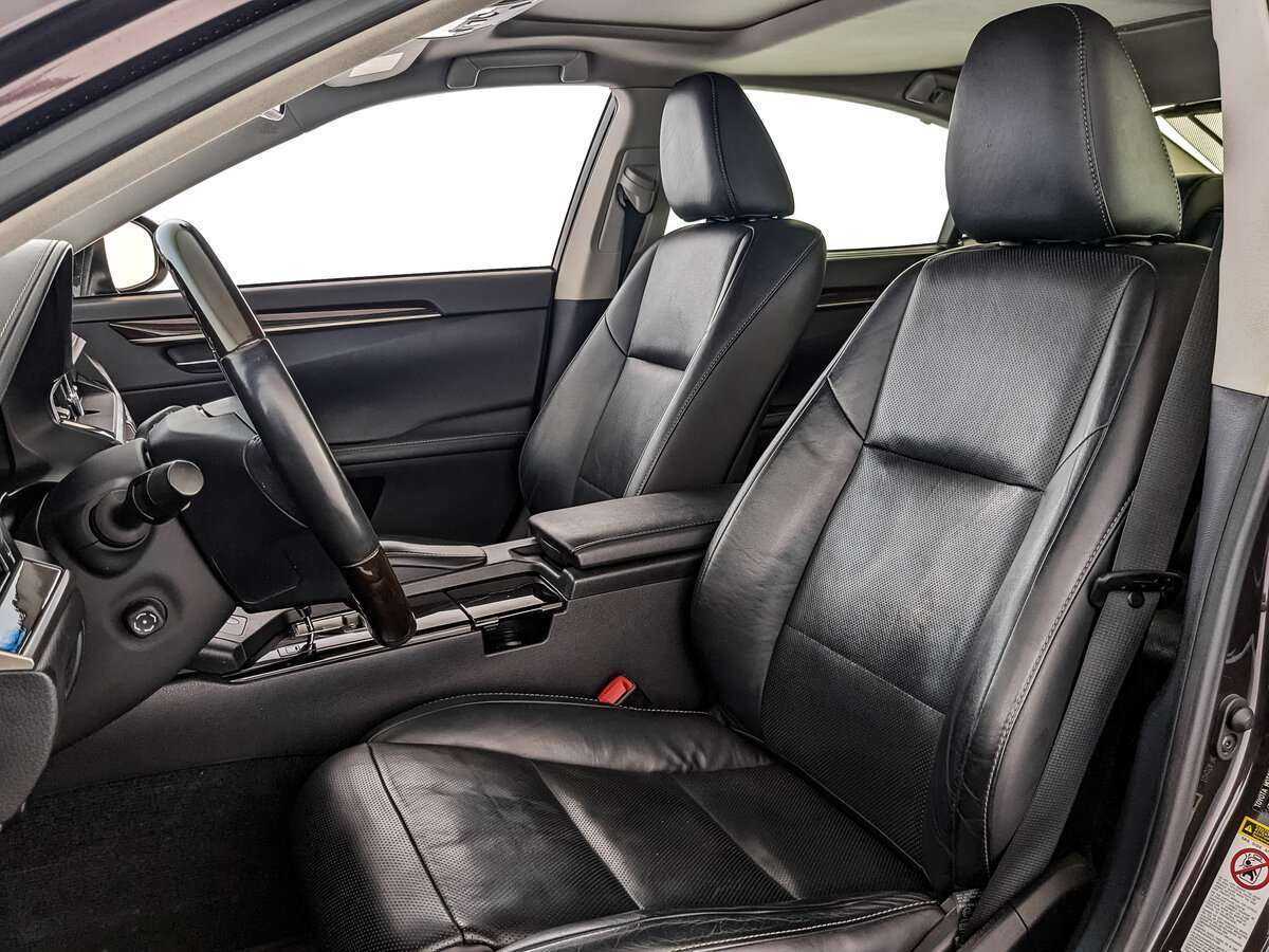 Lexus ES с пробегом — 2014 год. Фото: #17