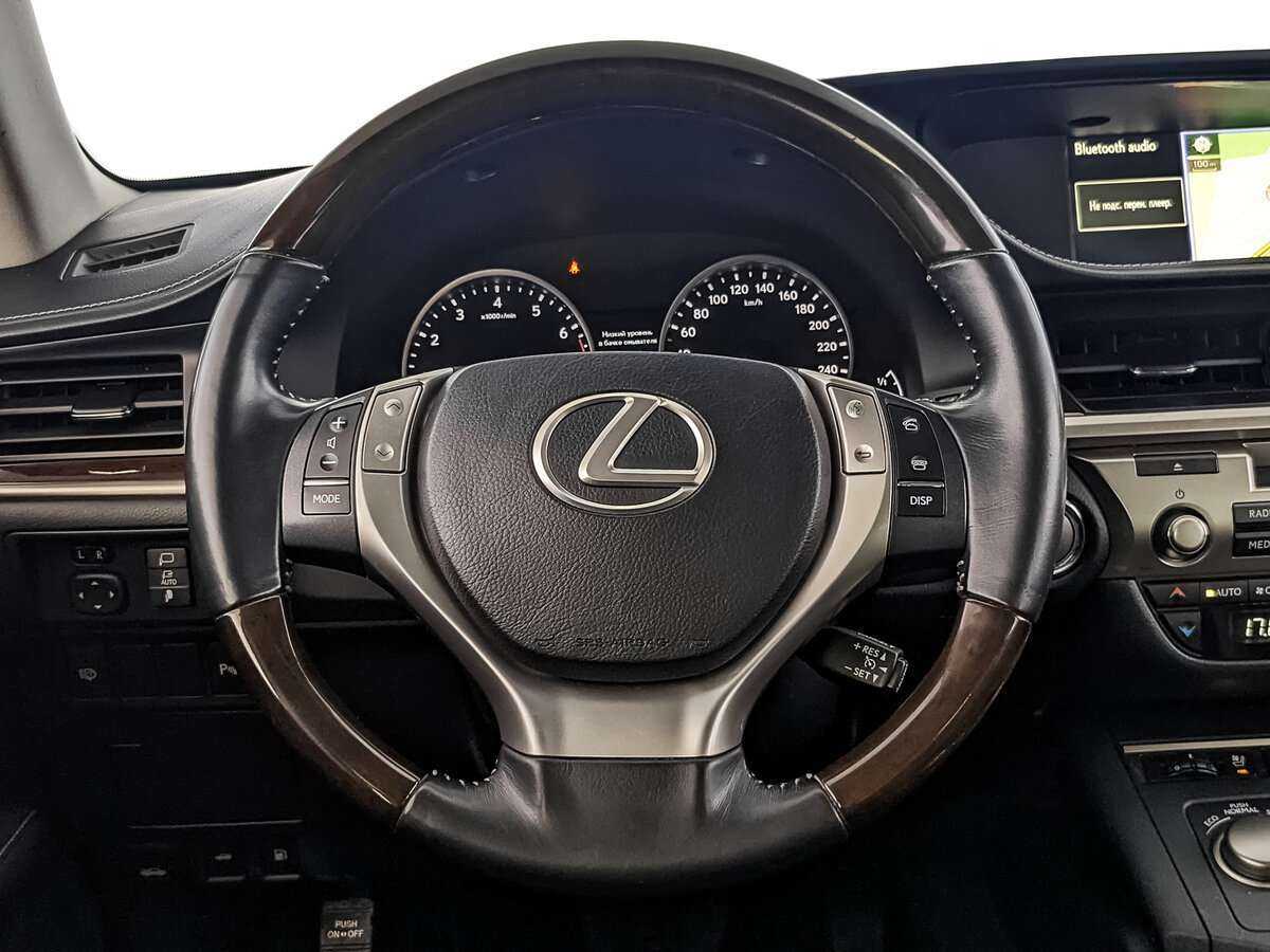 Lexus ES с пробегом — 2014 год. Фото: #19