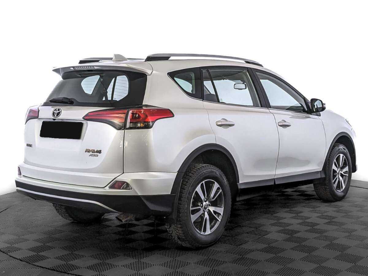 Toyota RAV4 с пробегом — 2019 год. Фото: #4