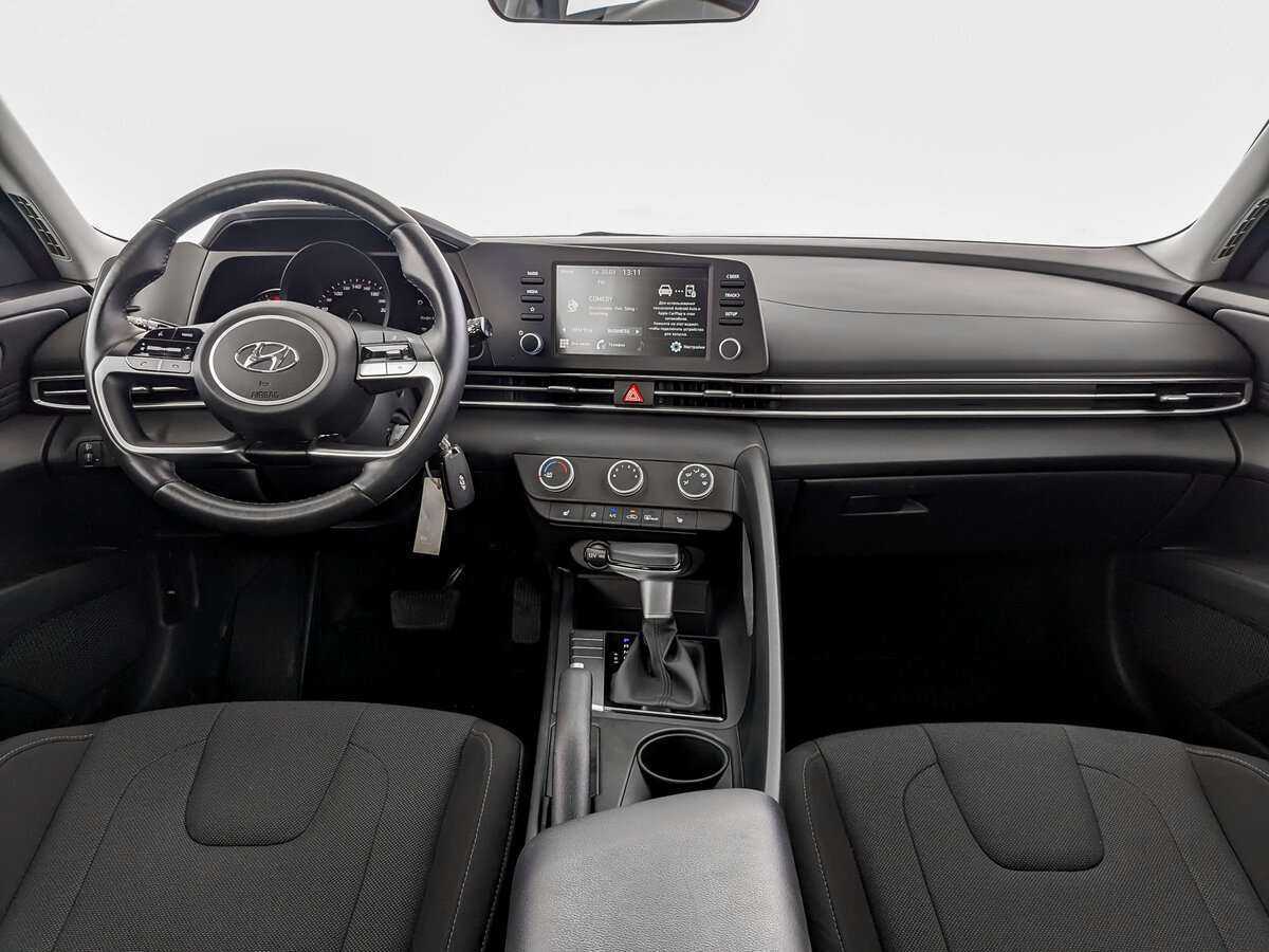 Hyundai Elantra с пробегом — 2022 год. Фото: #13