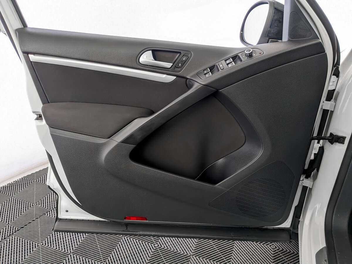 Volkswagen Tiguan с пробегом — 2013 год. Фото: #14